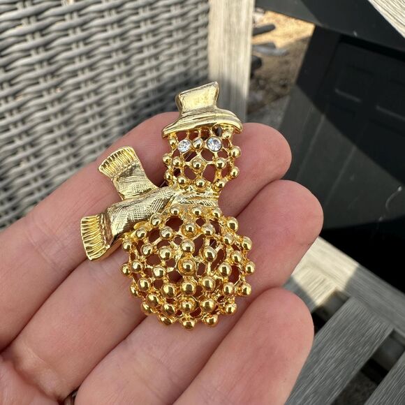 Vintage Jewelry Gold Tone Snowman Brooch Pin - Picture 2 of 8